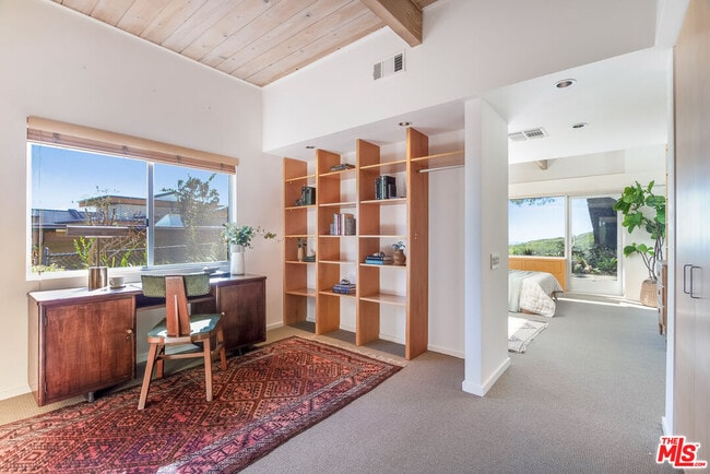 Building Photo - 16798 Charmel Ln