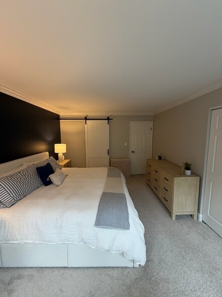 Building Photo - 7602 Lakeside Village Dr