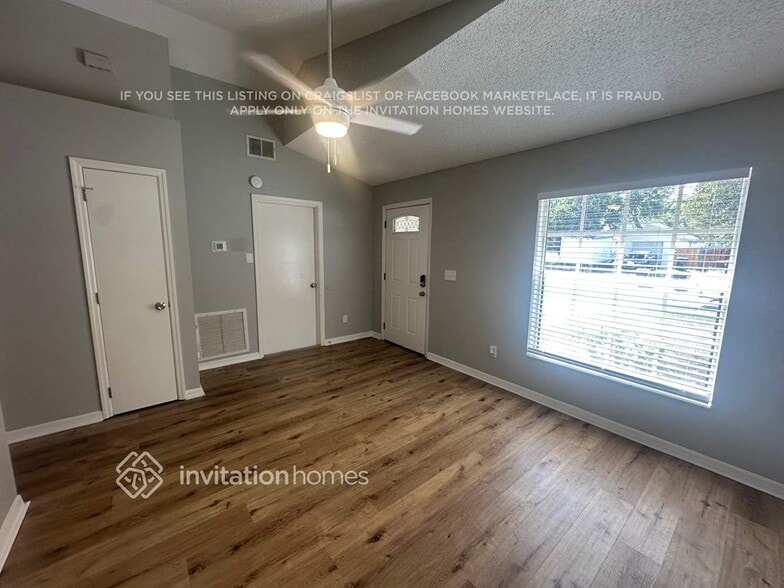 Building Photo - 5621 Piney Ridge Dr