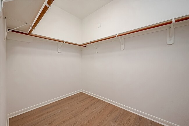 Building Photo - 1922 Bevington Oaks Cir