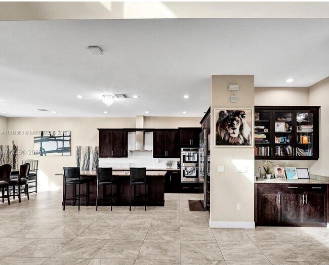 Building Photo - 6804 N Stillwater Shores Dr