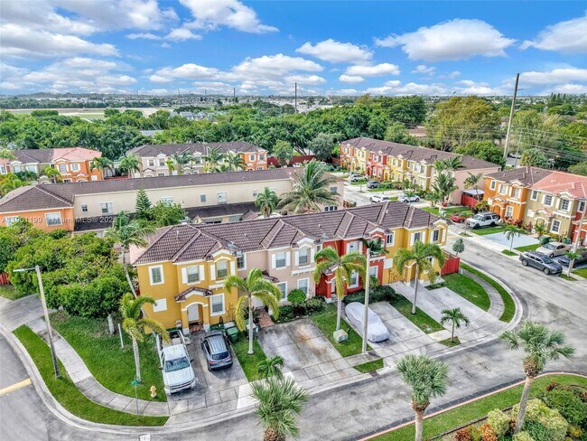 Building Photo - 640 SE 1st St