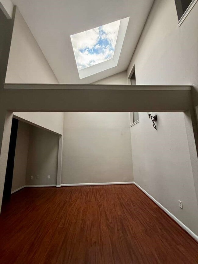 Building Photo - 9353 Westwood Village Dr