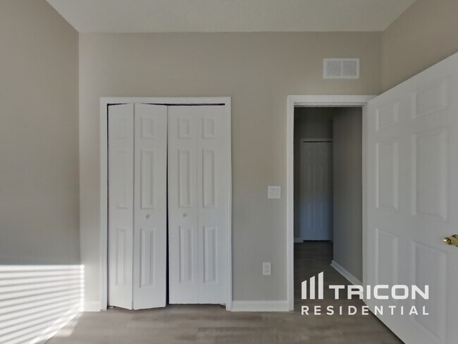 Building Photo - 12048 Coachman Lakes Way