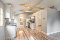 Building Photo - 87 Brookfield Rd