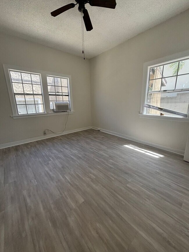 Building Photo - 10560 Fenwick St