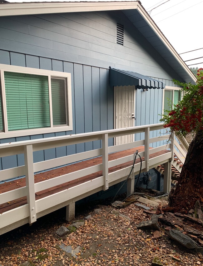 Building Photo - 1743 S Fitch Mountain Rd