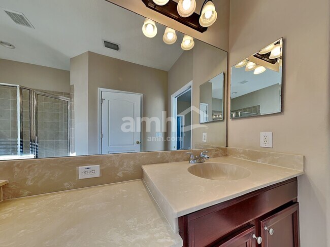 Building Photo - 1307 Gentilly Ln