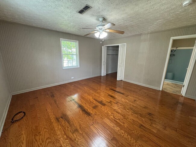 Building Photo - 3/2 House in Armuchee- $1,295