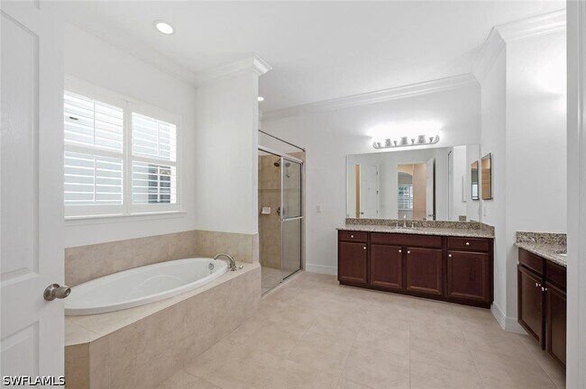 Building Photo - 6853 Il Regalo Cir