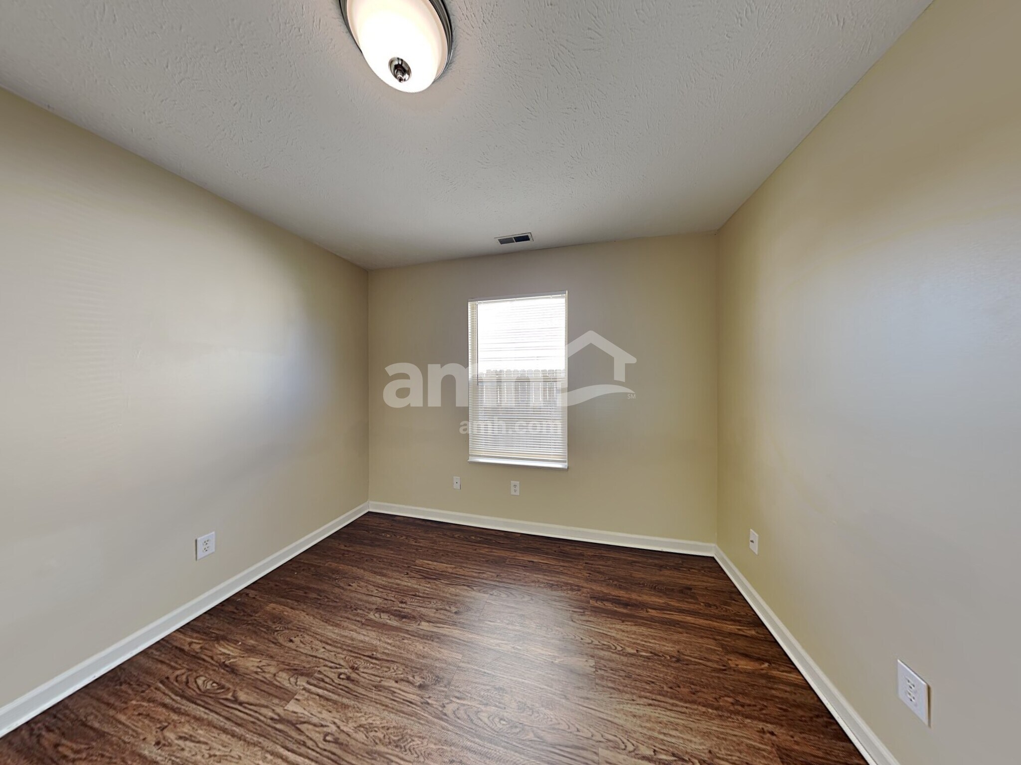 Building Photo - 13850 Bruddy Dr