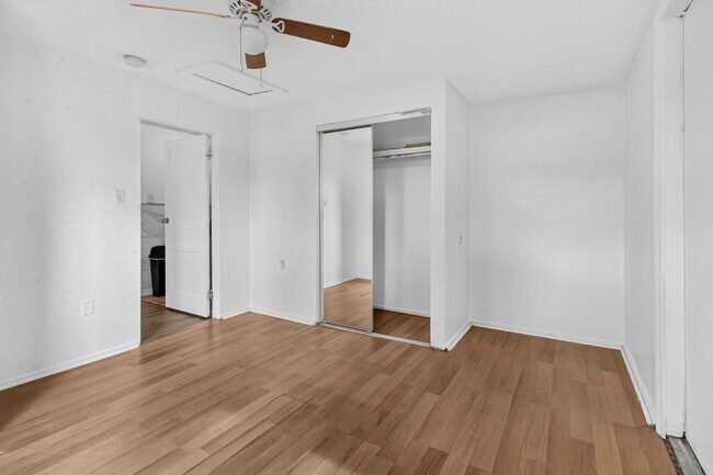 Building Photo - 4834 13th Ave S
