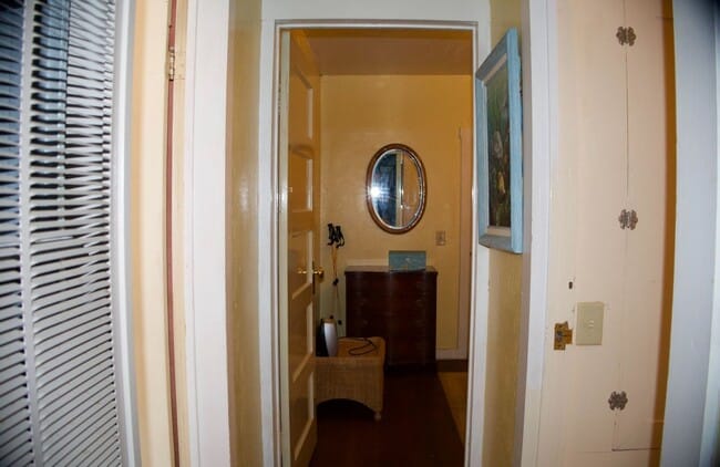 Building Photo - 3 Bedrooms 2 baths Beach House in the City...