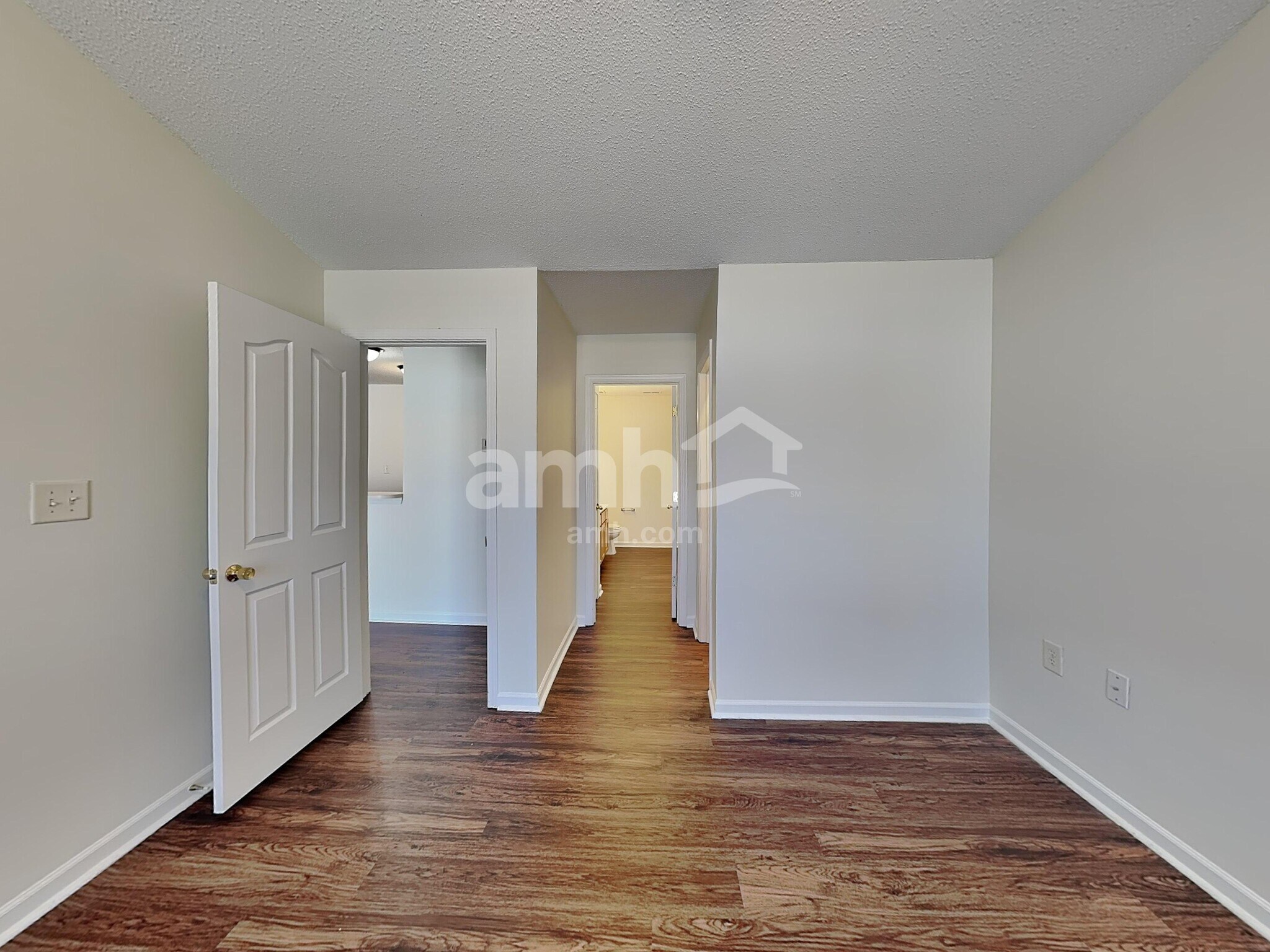 Building Photo - 127 Hampshire Dr