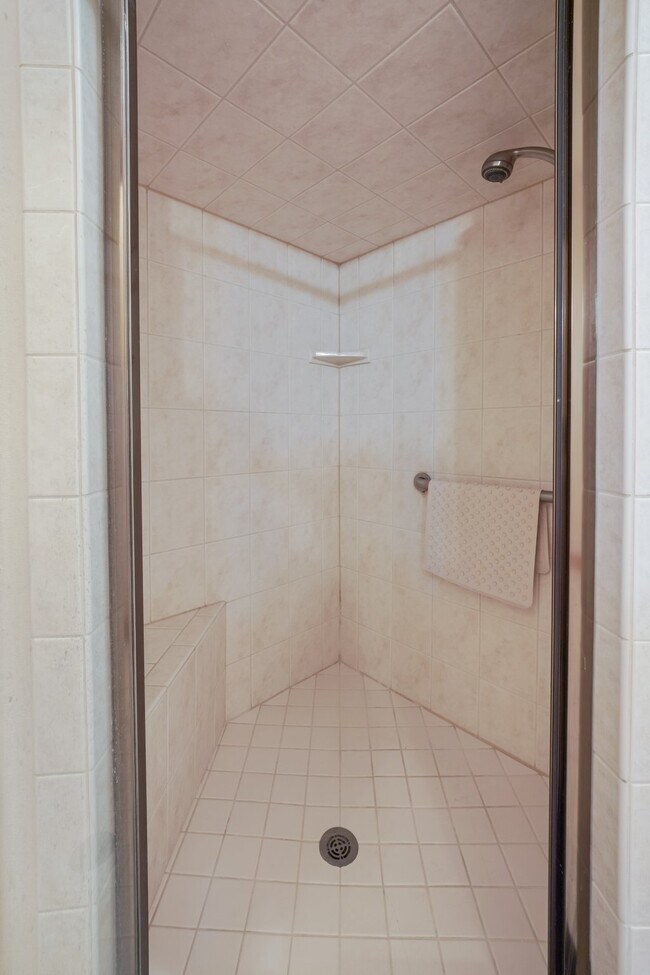 Building Photo - 9154 Daybreaker Dr