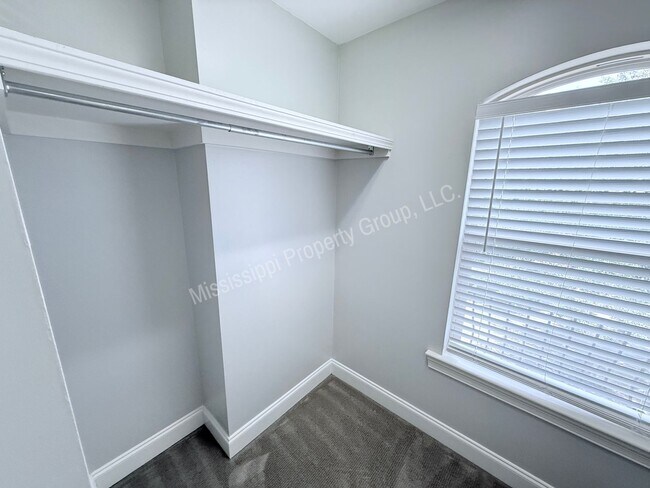 Building Photo - 3BR/3BA For Rent