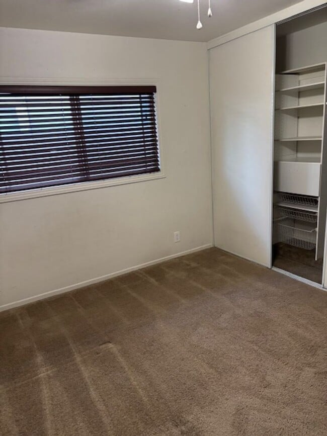 Building Photo - Low in La Quinta Cove