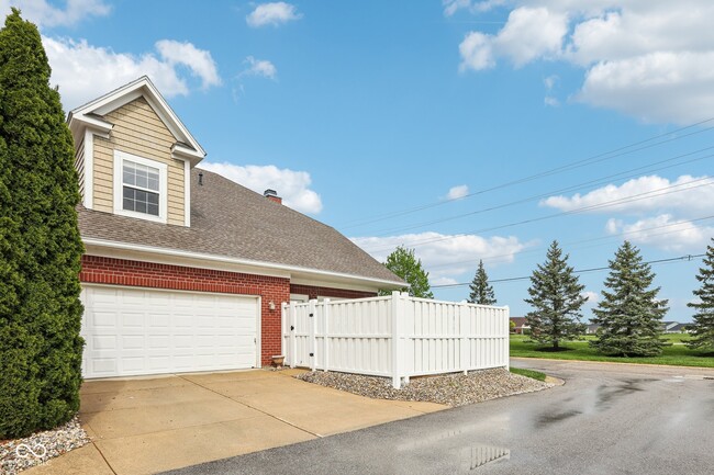 Building Photo - 15557 Bowie Dr