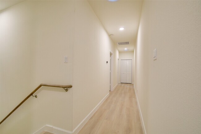 Building Photo - 955 Ringold St