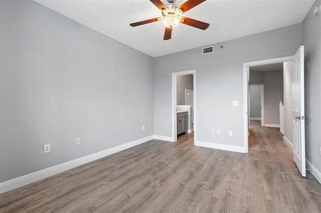 Building Photo - 2032 Alta Meadows Ln