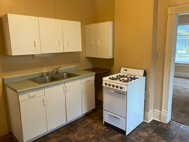 Building Photo - 614 Humboldt Ave