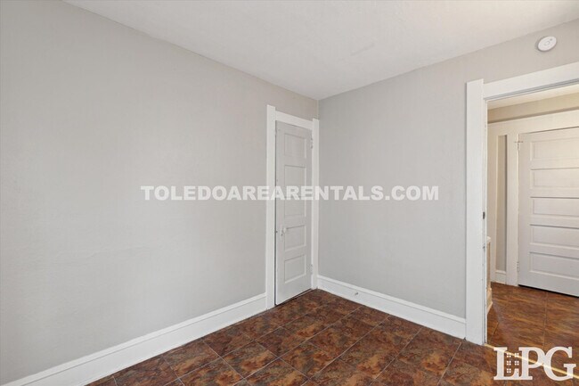 Building Photo - 2907 Rockwood Pl