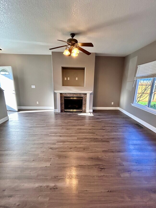 Building Photo - 15814 NE 90th St