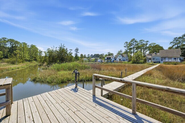 Building Photo - 20B Freeman Dr