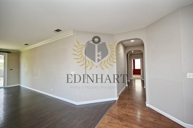 Building Photo - 6756 E Alta Ave