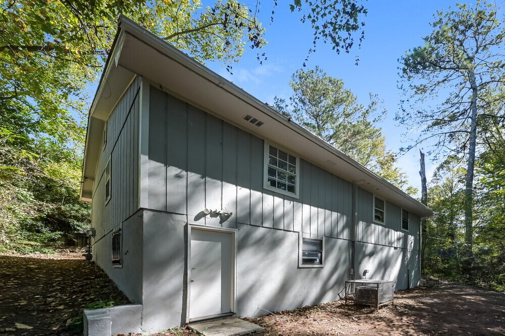 Building Photo - 5877 Bobbin Ln