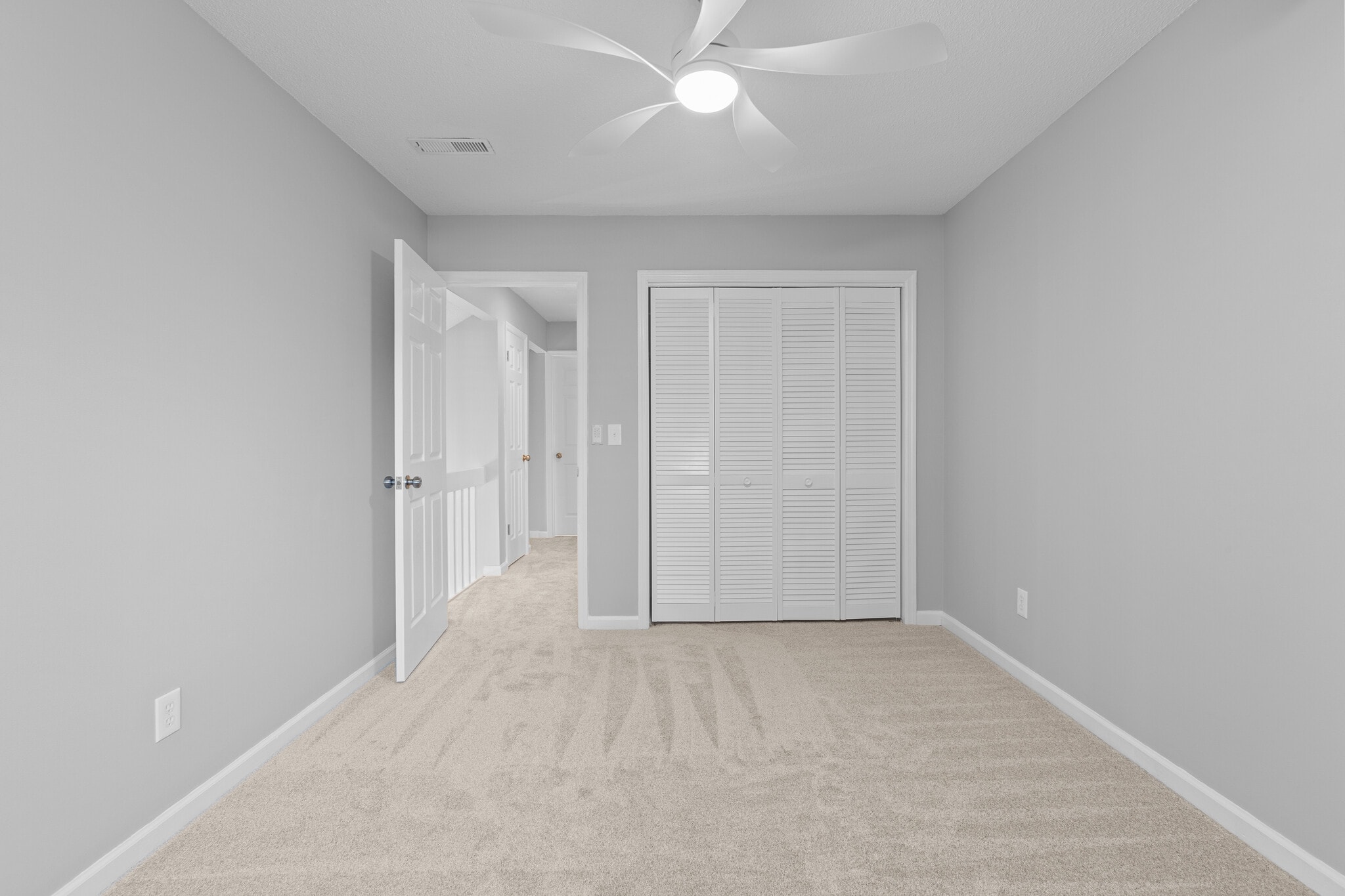 Second Bedroom 2 - 22 Maplecrest Dr