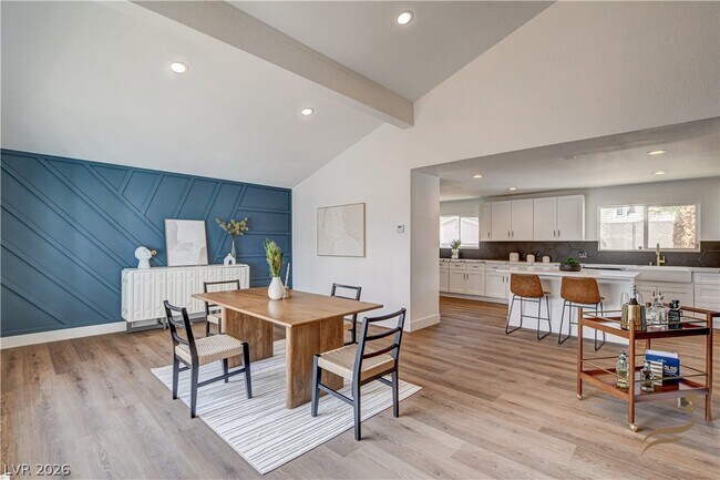 Building Photo - 2685 S Tenaya Way