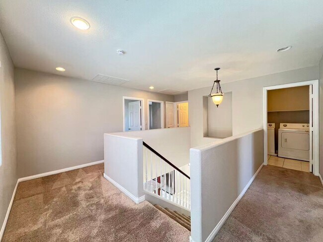 Building Photo - Beautiful single family Home in the SW Gated Community