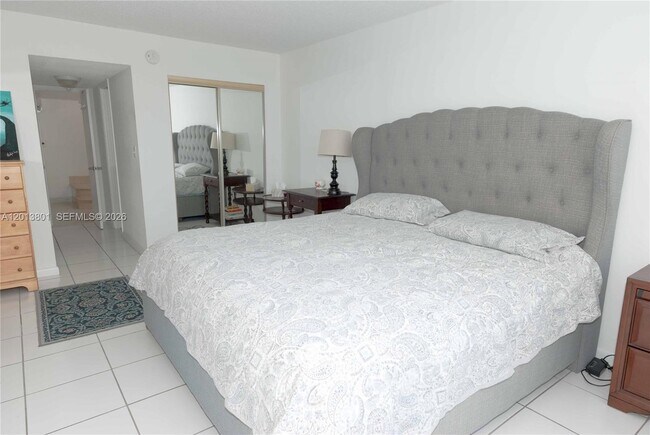 Building Photo - 210 Seaview Dr