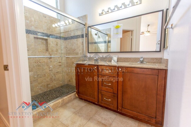 Building Photo - 8039 W Alex Ave