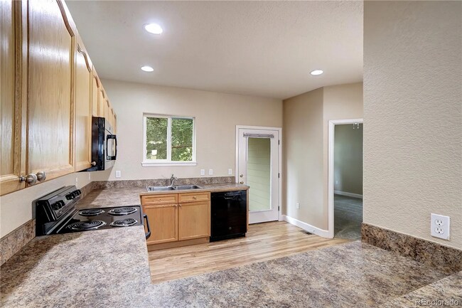 Building Photo - 3 bed / 2.5 bath duplex in Castle Rock!! -18 month lease preferred