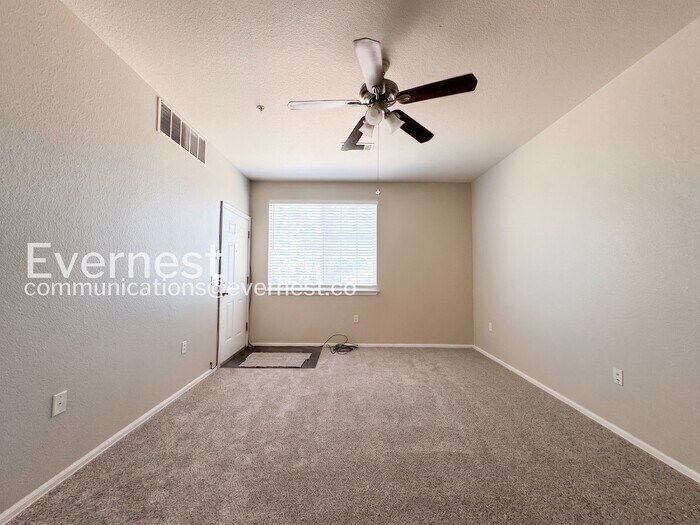 Building Photo - 2682 S Cathay Way