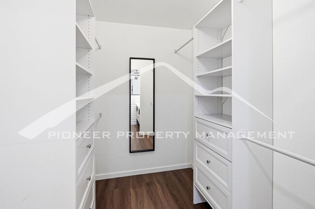 Building Photo - 655 S Xenon Ct