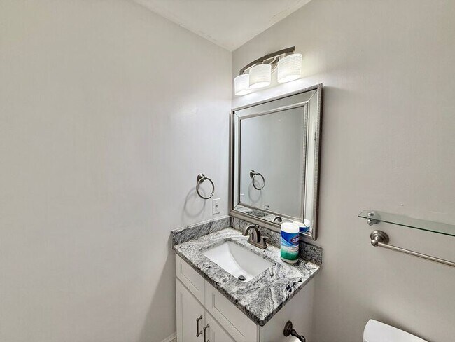 Building Photo - 2212 Keith Dr