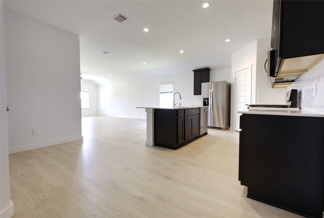 Building Photo - 1223 Via Sacra Dr