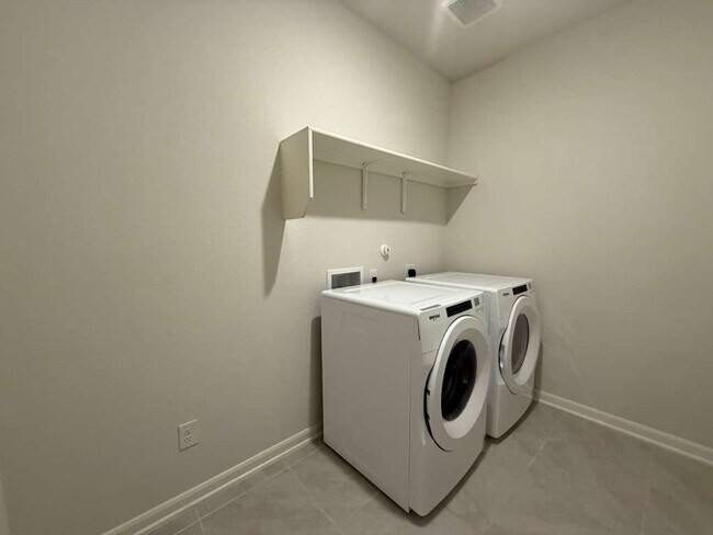 Building Photo - 11507 Cottage Pt