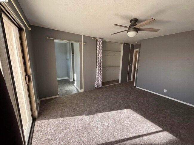 Building Photo - 5250 Riverlake Rd