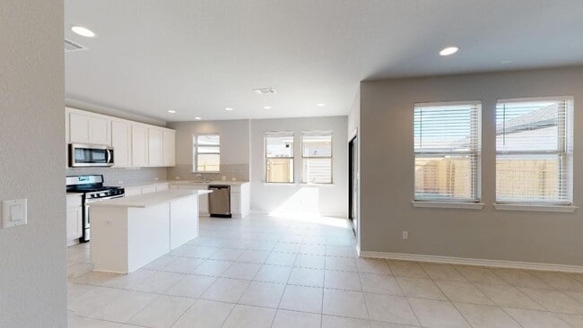 Building Photo - 2108 Pecan Island Dr