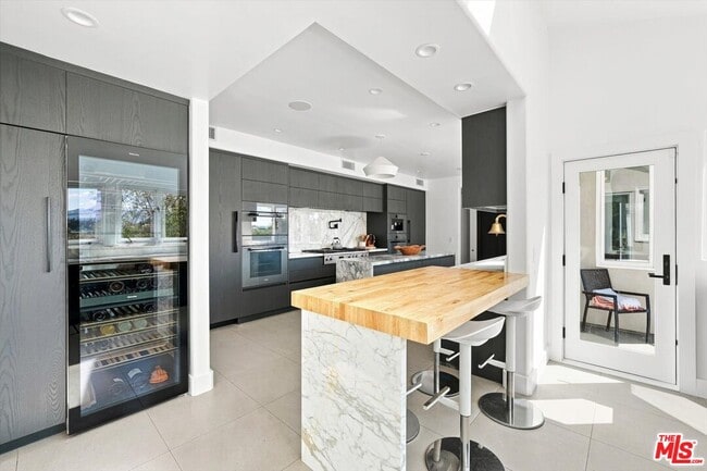 Building Photo - 1027 Ravoli Dr