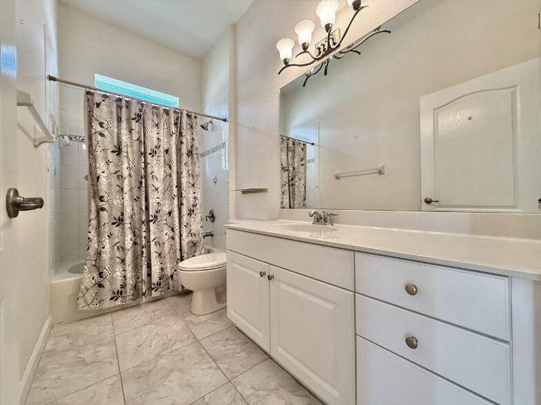 Building Photo - 6018 NW Winfield Dr