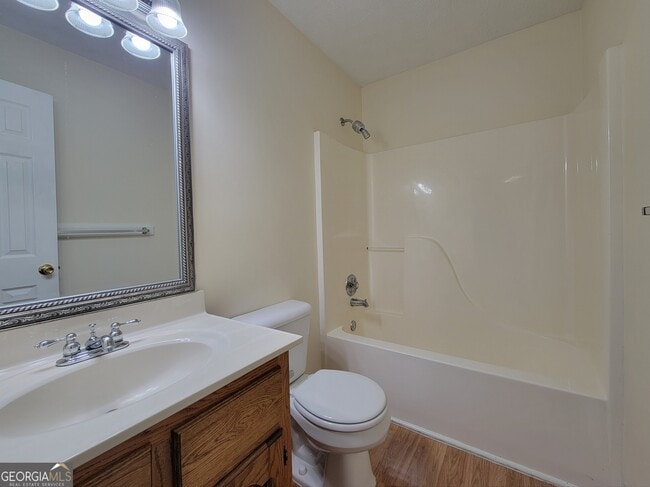 Building Photo - 841 Lodgeview Dr