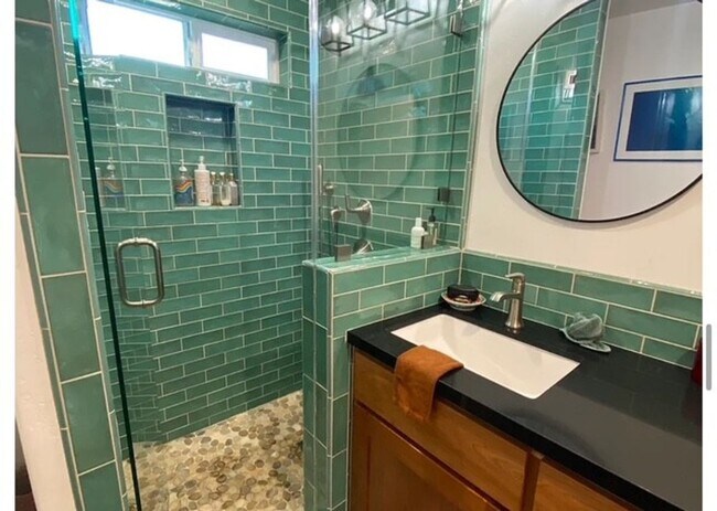 Building Photo - Beautiful Remodeled Home in Cayucos