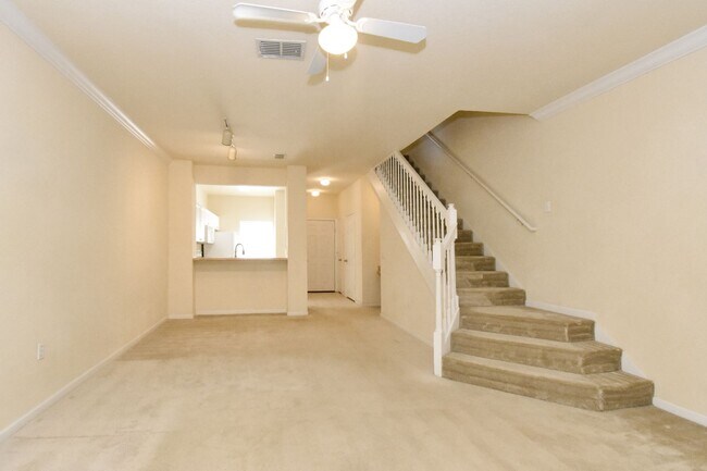 Building Photo - 4934 NW 43rd Ave
