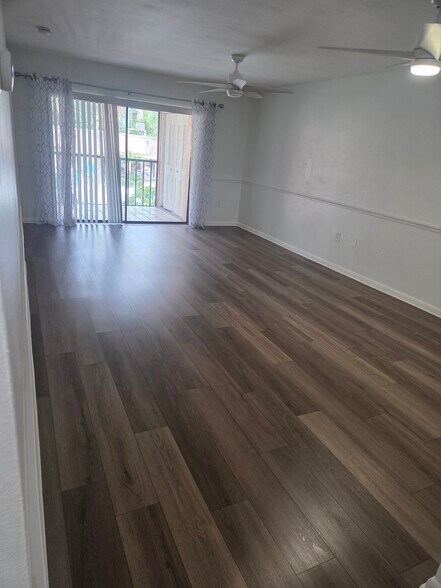 Livingroom - 100 Grand Blvd