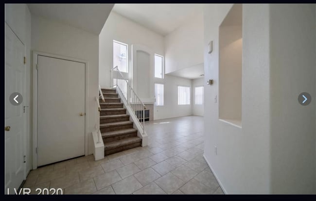 Building Photo - 2420 Silver Shadow Dr
